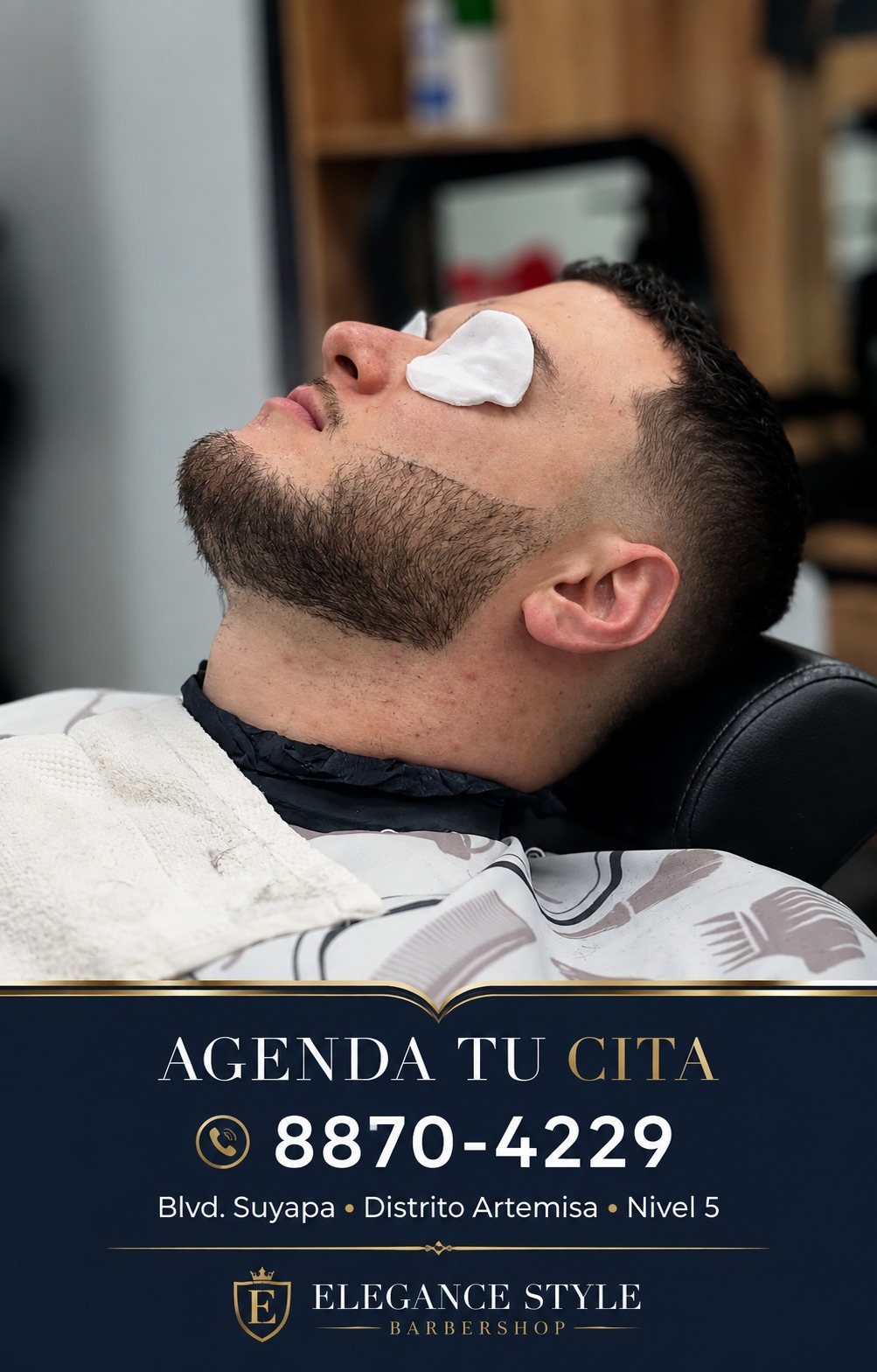 Trabajo de barba y toalla caliente