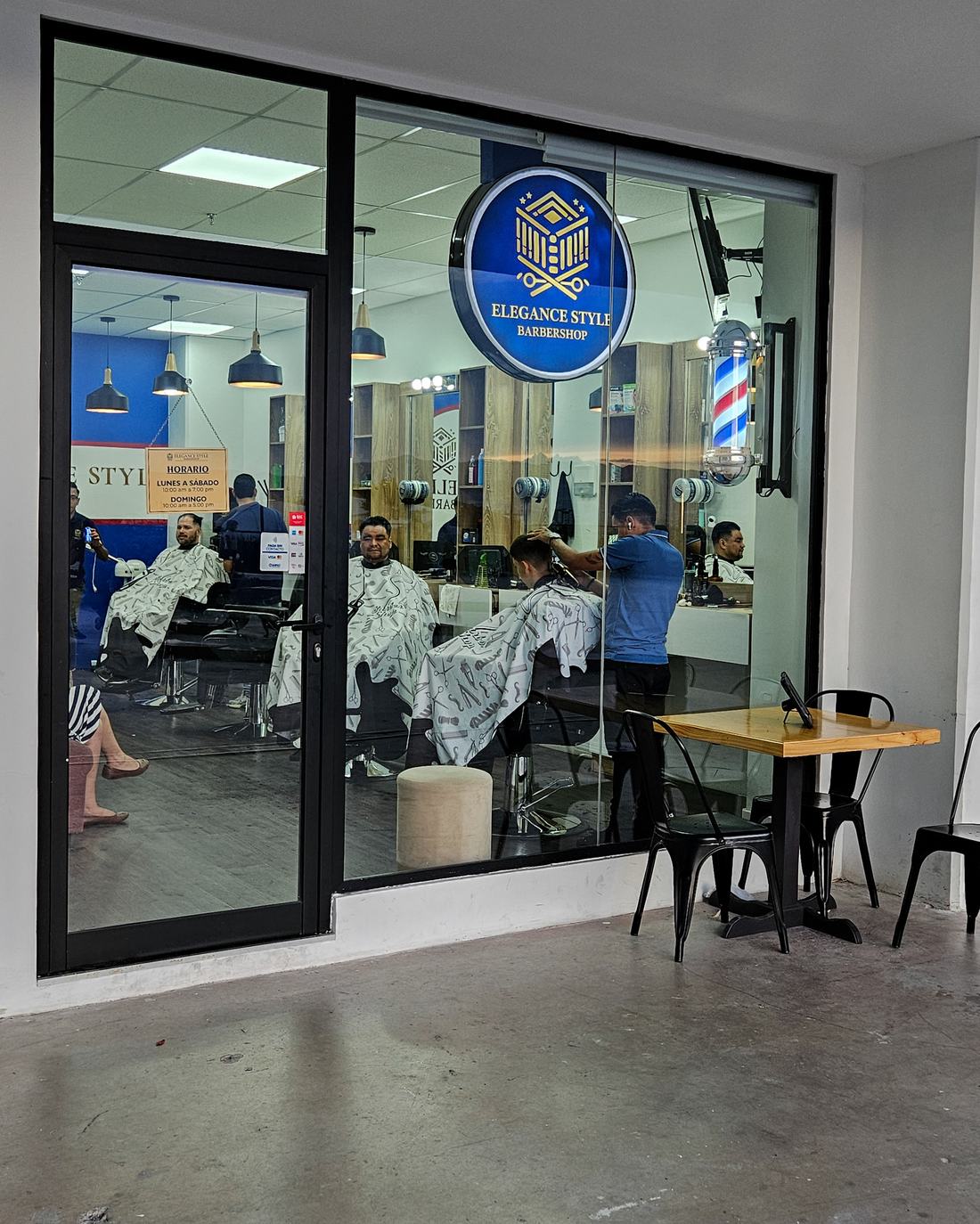 Fachada de Elegance Style Barbershop en Distrito Artemisa